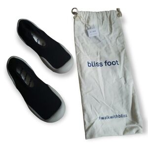 Bliss foot shoe NWT